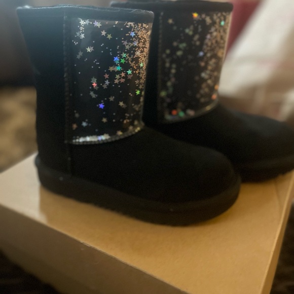 UGGS - kids classic II clear glitter Ugg boots NWB - Picture 4 of 6